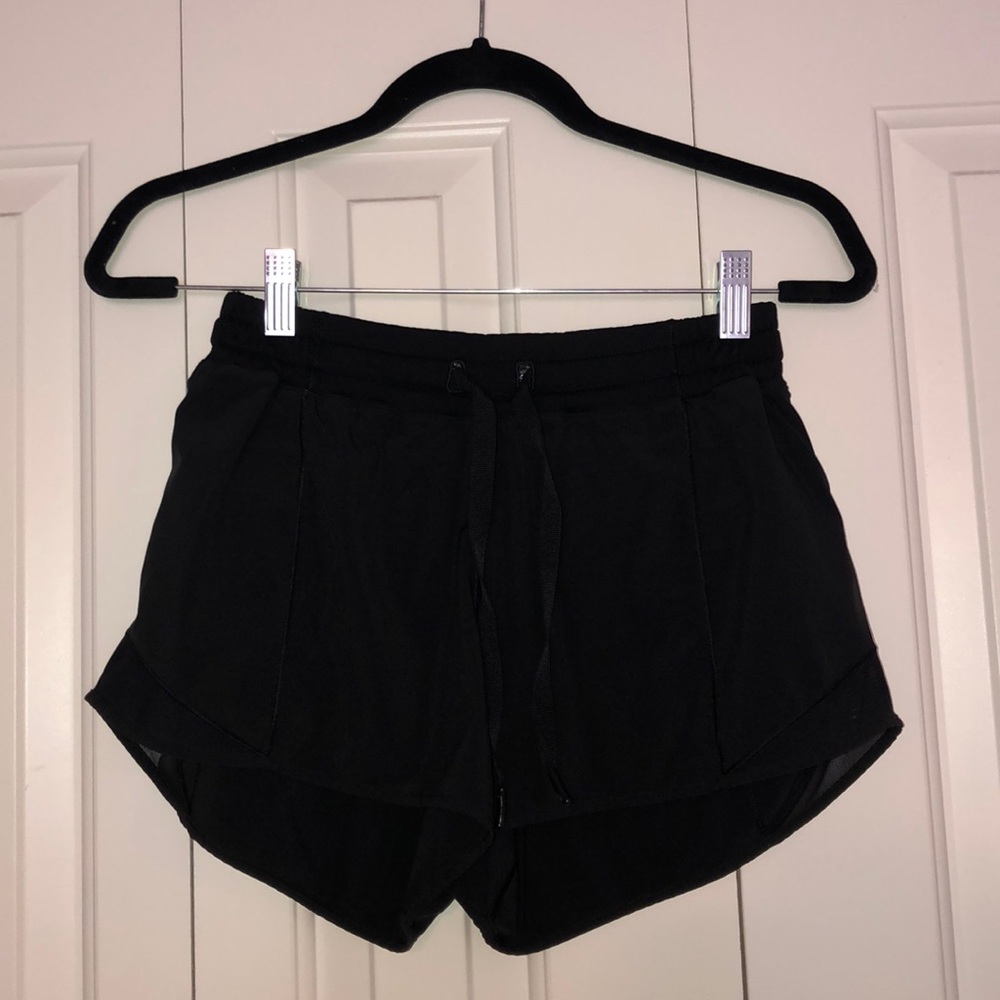 Lululemon hotty hot short, size 6
